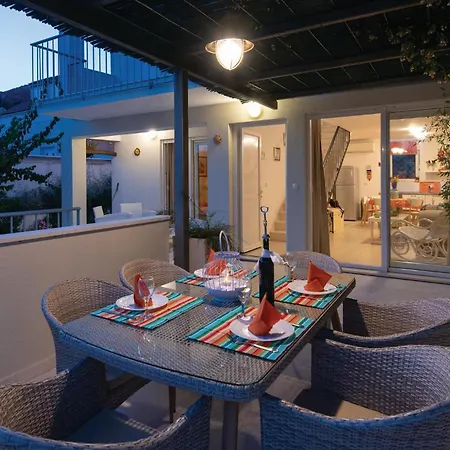 Lovely In With Outdoor Swimming Pool Σπίτι διακοπών *