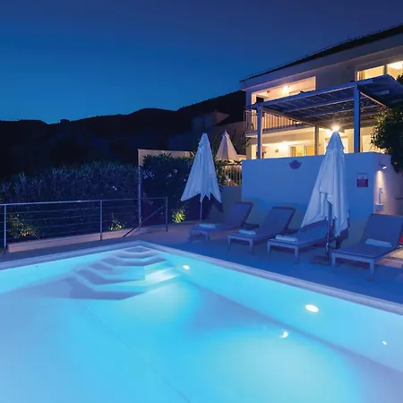 Stunning In Vakantiehuis Viganj