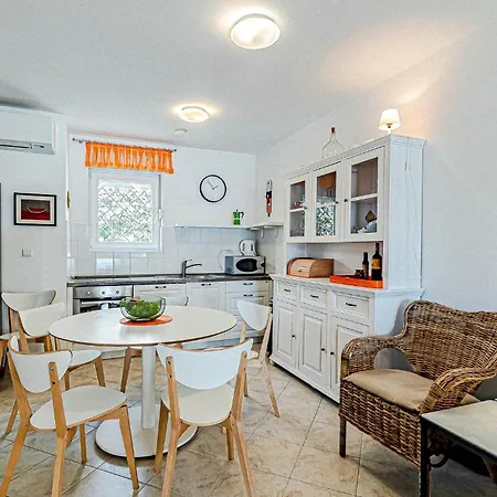 Stunning In Сasa de vacaciones Viganj