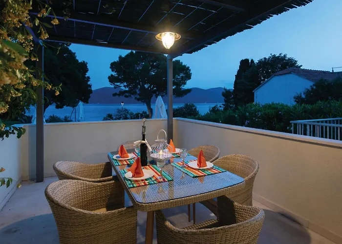 Stunning In فيغاني